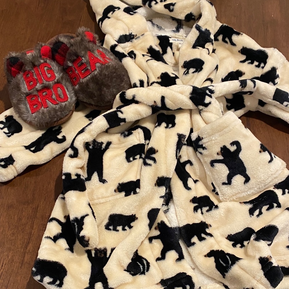 4-5 Robe with 11/12 slippers